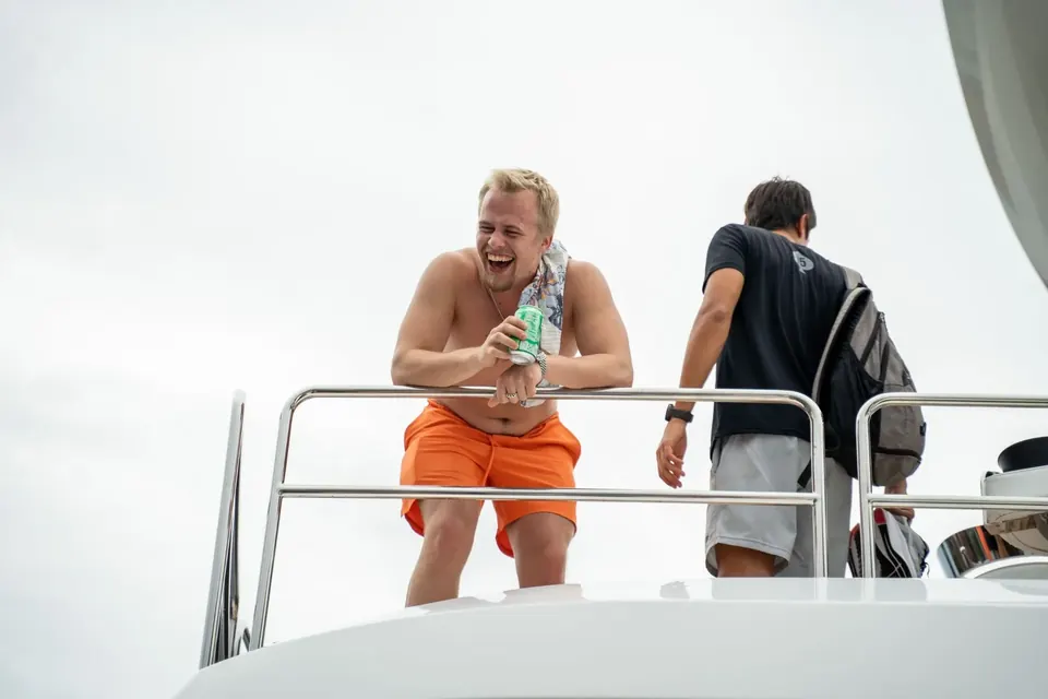 Viral Ecom Adz for Noah Brewer, produced by Iconic Events