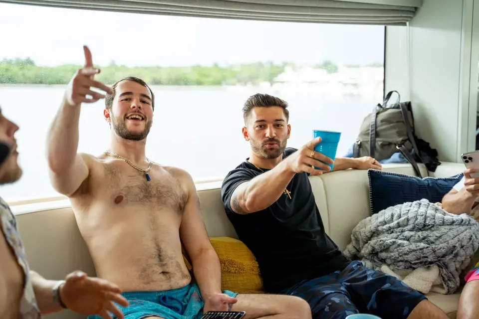 Viral Ecom Adz for Noah Brewer, produced by Iconic Events
