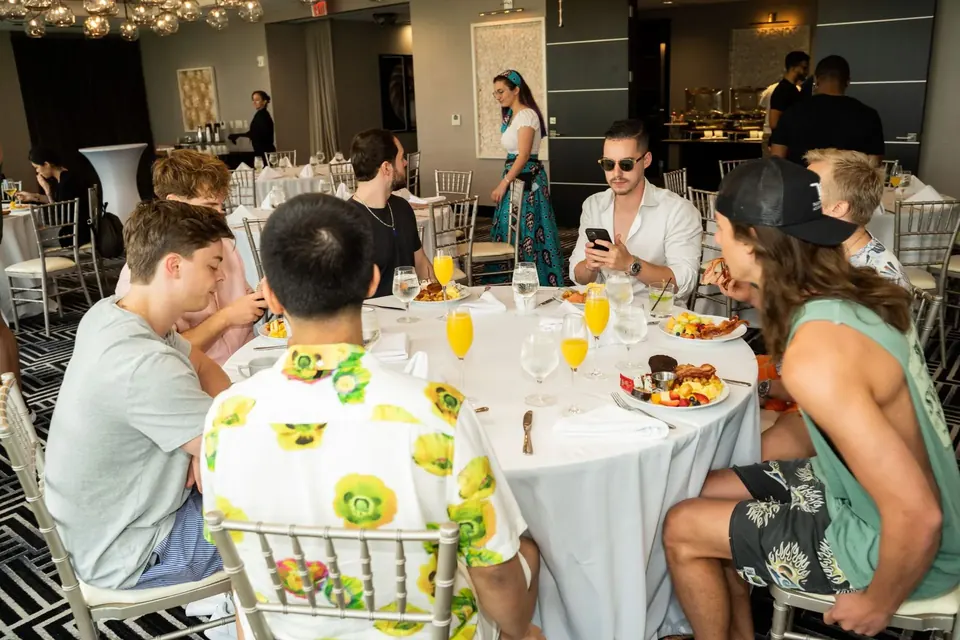 Viral Ecom Adz for Noah Brewer, produced by Iconic Events